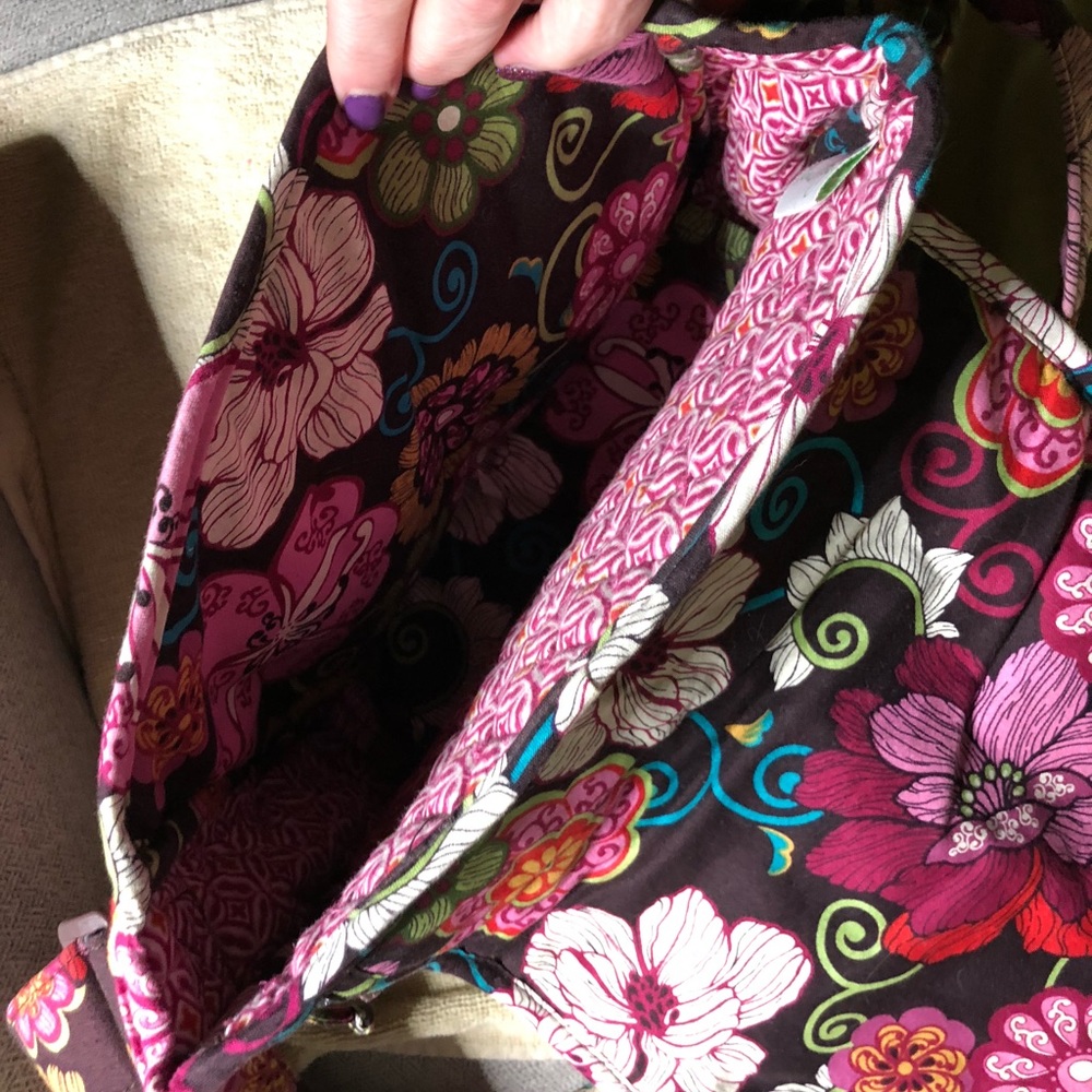 Vera Bradley purse in excellent used condition - Picture 2 of 7